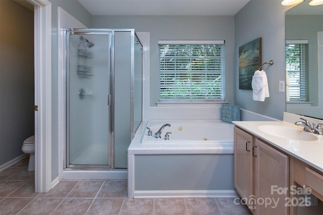 3404 Pasture View Ct, Charlotte, NC 28269 - full bath featuring vanity, healthy amount of natural light, a stall shower, and a jetted tub
