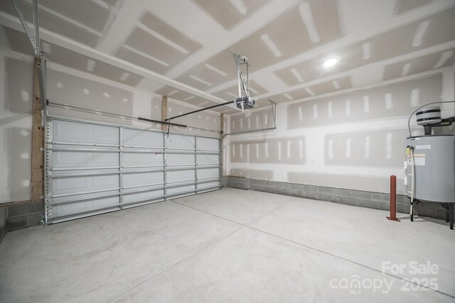 4149 River Run Cir, Hickory, NC 28602 - garage featuring a garage door opener and water heater