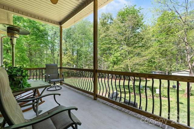balcony with a ceiling fan