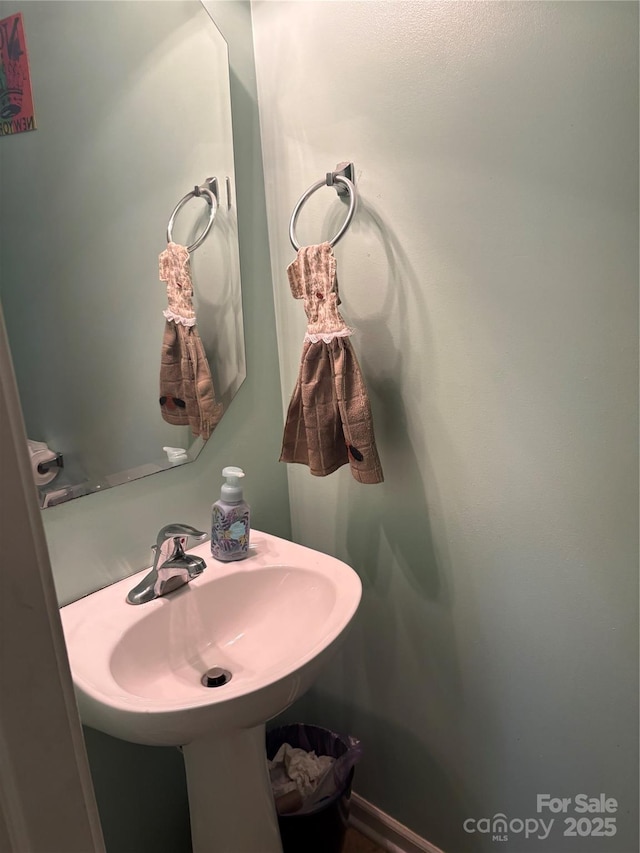 1104 Valley St, Statesville, NC 28677 - bathroom featuring a sink