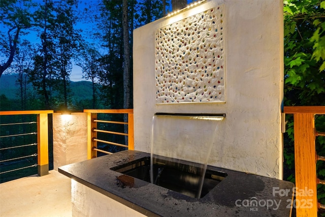 exterior space featuring a sink