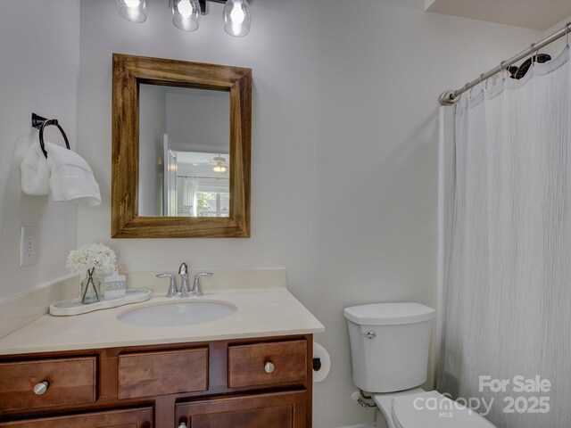 712 Chase Ct, Fort Mill, SC 29708 - full bath featuring toilet, vanity, and a shower with shower curtain