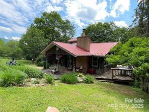 9405 NC-261 Hwy, Bakersville, NC 28705 - photo 1