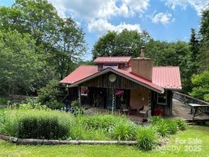 9405 NC-261 Hwy, Bakersville, NC 28705 - photo 2