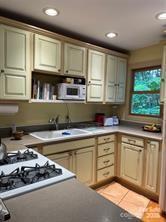 9405 NC-261 Hwy, Bakersville, NC 28705 - photo 18