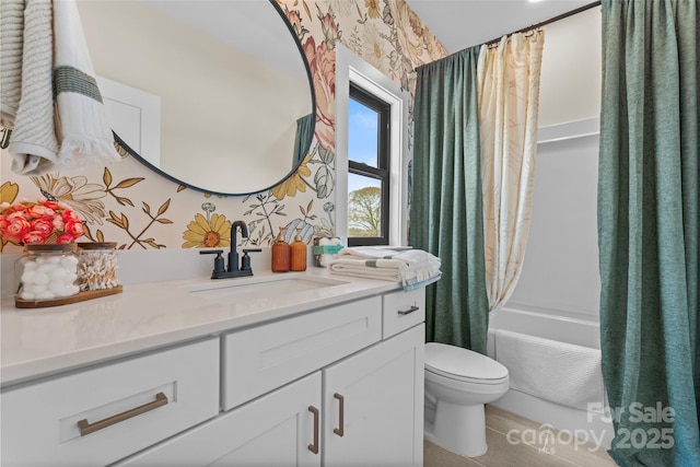 full bathroom featuring visible vents, toilet, shower / tub combo with curtain, vanity, and wallpapered walls