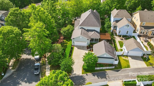 drone / aerial view featuring a residential view