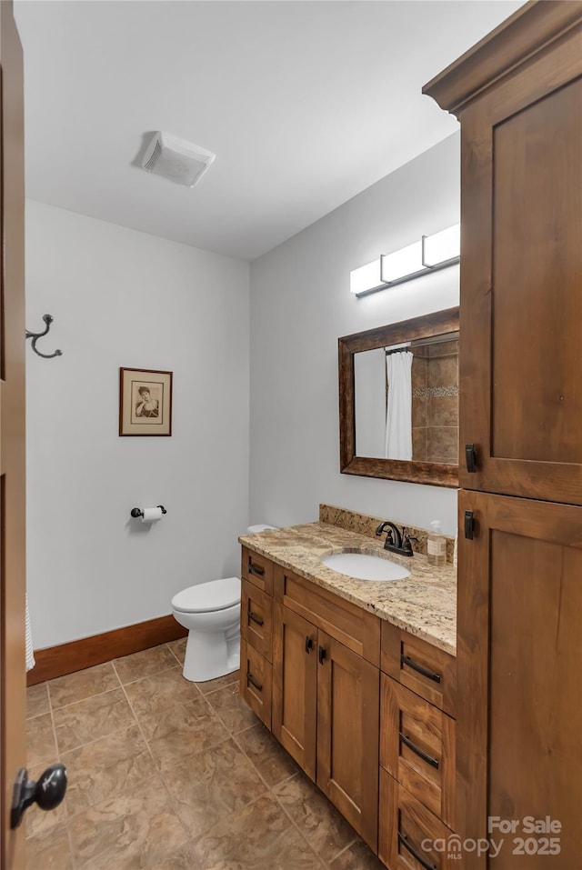 334 Willow Top Ln, Lake Lure, NC 28746 - full bath featuring vanity and a shower with shower curtain