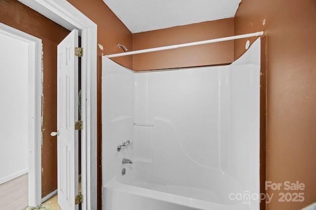 809 1st St E, Ahoskie, NC 27910 - full bath with shower / tub combination
