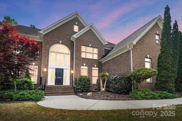 16532 Flintrock Falls Ln, Charlotte, NC 28278 - traditional home with brick siding