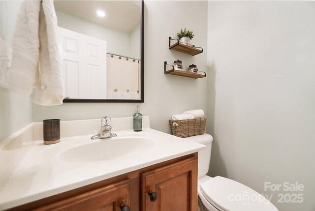 16532 Flintrock Falls Ln, Charlotte, NC 28278 - bathroom with toilet and vanity
