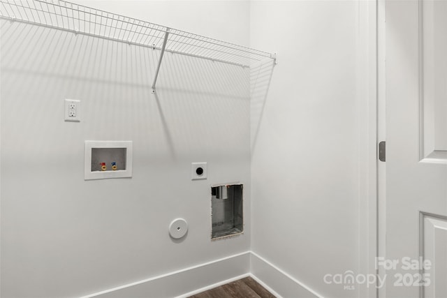 508 Clegg St, Shelby, NC 28150 - laundry area featuring laundry area, hookup for an electric dryer, gas dryer hookup, baseboards, and hookup for a washing machine