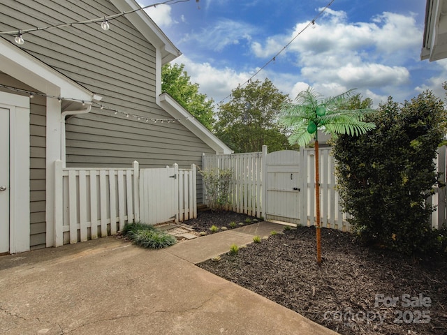 8251 Tradd Ct, Charlotte, NC 28210 - view of patio with a gate
