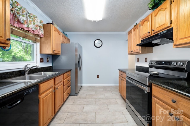 15 Heather Ln, Fairview, NC 28730 - kitchen with appliances with stainless steel finishes, under cabinet range hood, a sink, ornamental molding, and a textured ceiling