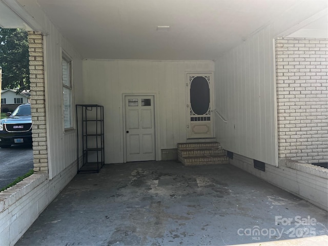 629 Belmorrow Dr, Charlotte, NC 28214 - entrance to property featuring crawl space