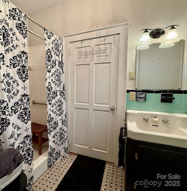 559 N Washington St, Rutherfordton, NC 28139 - bathroom featuring a shower stall and vanity