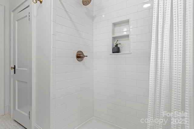 625 4th Street Dr NW, Hickory, NC 28601 - bathroom with a tile shower