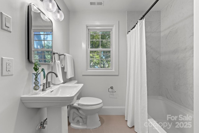 625 4th Street Dr NW, Hickory, NC 28601 - full bathroom featuring visible vents, toilet, baseboards, tile patterned floors, and shower / bath combo