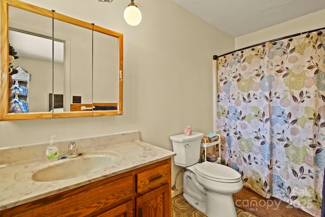 675 Rodgers Rd, Newland, NC 28657 - full bathroom featuring vanity, curtained shower, a textured ceiling, and toilet