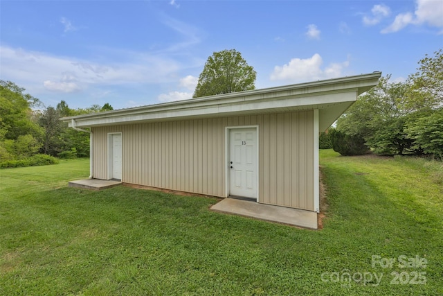 view of outbuilding with an outbuilding