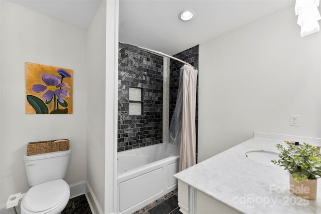 full bathroom with baseboards, shower / bathtub combination with curtain, toilet, and vanity