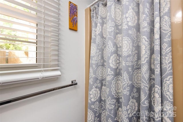 846 Gist Rd, Rock Hill, SC 29732 - bathroom featuring a shower with curtain