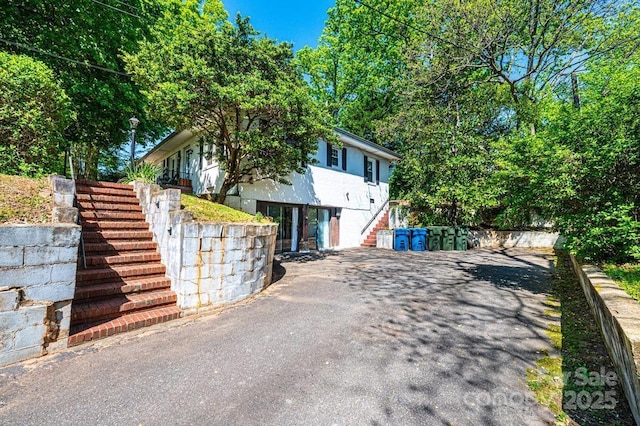 310 1st St NE, Hickory, NC 28601 - view of side of home with stairs