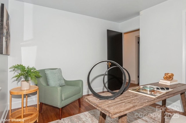 1501 Briarfield Dr, Charlotte, NC 28205 - sitting room with wood finished floors