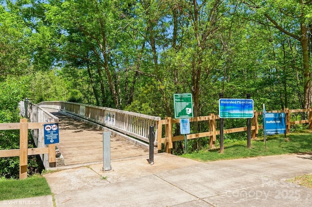 1501 Briarfield Dr, Charlotte, NC 28205 - view of property's community