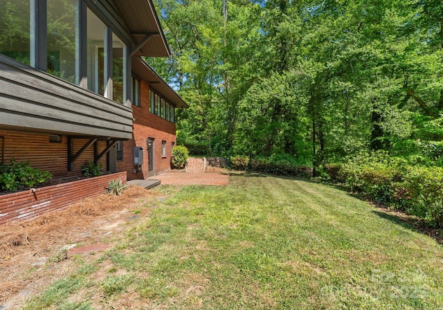 916 E Park Dr, Lincolnton, NC 28092 - view of green lawn