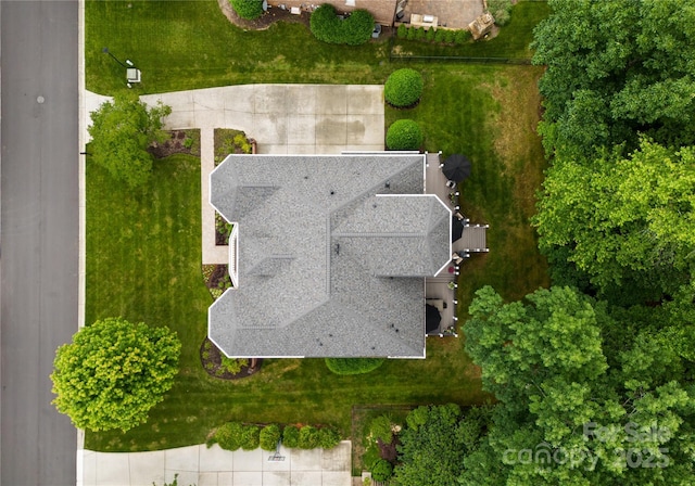 aerial view of property and surrounding area