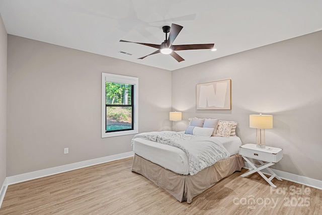 127 Holt Ln, Mooresville, NC 28117 - bedroom featuring ceiling fan, visible vents, light wood-type flooring, baseboards, and recessed lighting