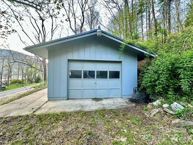 5381 State Highway 197 S Unit 3, Burnsville, NC 28714 - view of garage