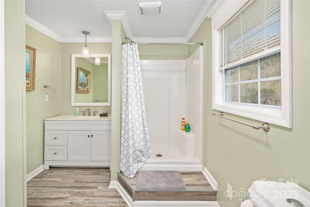 173 Odoms Chapel Rd, Bakersville, NC 28705 - bathroom with a shower with shower curtain, wood finished floors, and a textured ceiling