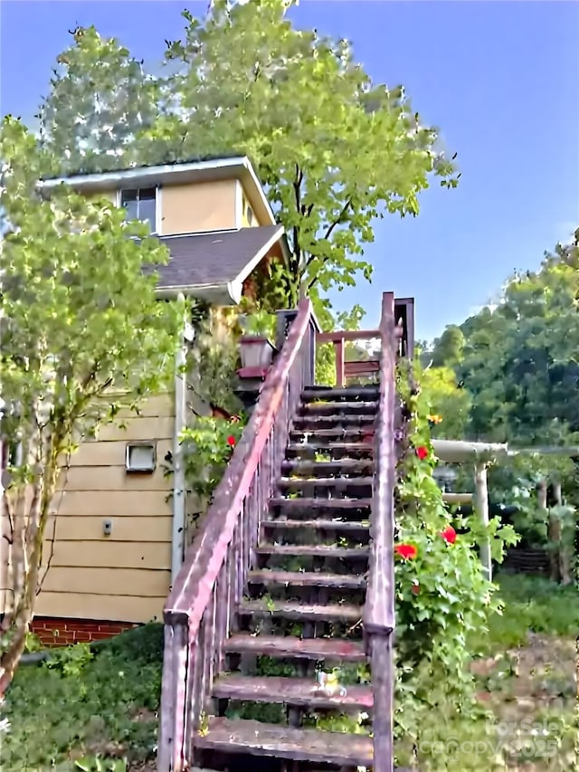 6000 S Main St, Salisbury, NC 28147 - view of stairway