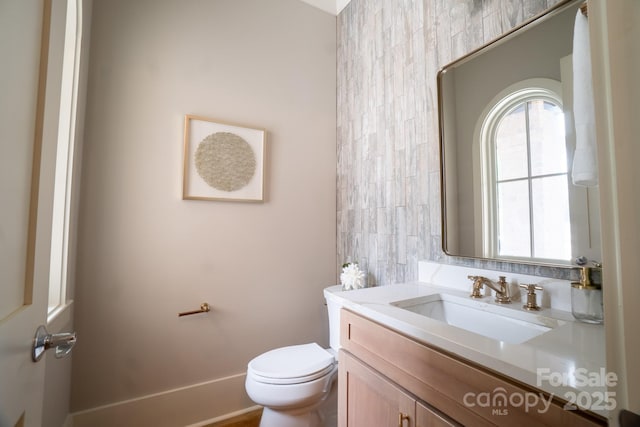 724 Ideal Way, Charlotte, NC 28203 - bathroom with toilet and vanity