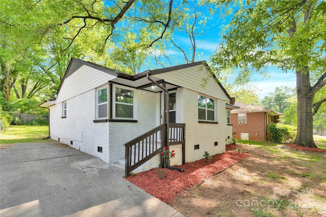 3300 Bonaire Dr, Charlotte, NC 28208 - ranch-style home featuring brick siding and crawl space