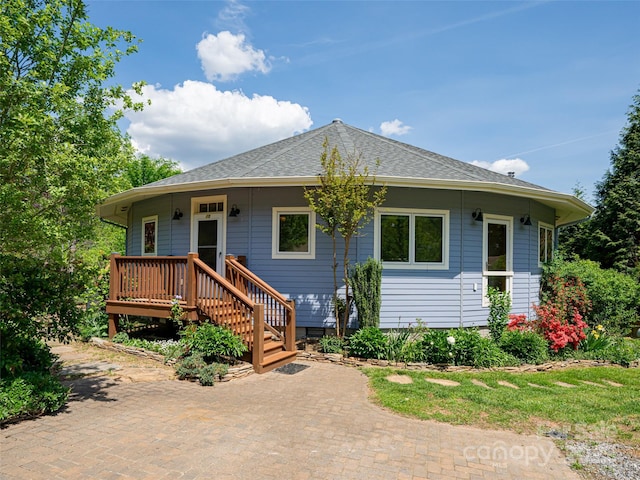 15 Sassy Ln, Asheville, NC 28805 - bungalow-style house with roof with shingles
