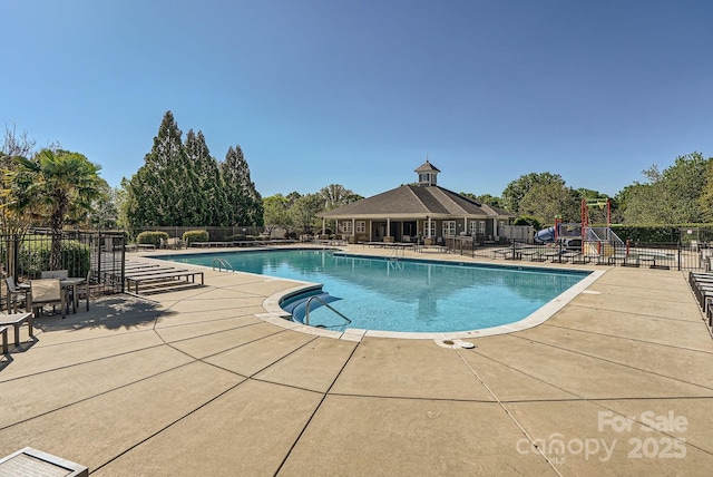 3939 Archer Notch Ln, Huntersville, NC 28078 - community pool with a patio