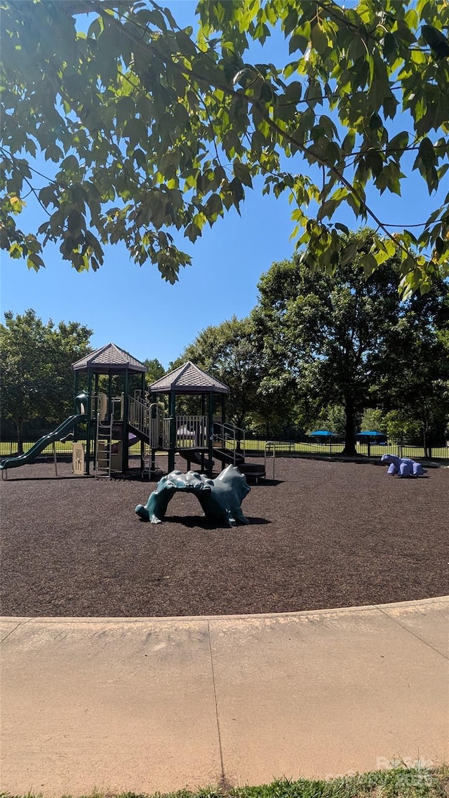 124 Canary Ln Unit 7, Mooresville, NC 28115 - community playground featuring fence
