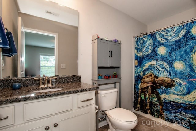 10707 Charmont Pl, Huntersville, NC 28078 - full bathroom with toilet, vanity, and curtained shower