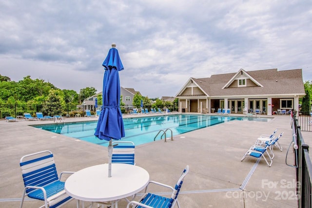 10707 Charmont Pl, Huntersville, NC 28078 - community pool featuring fence and a patio