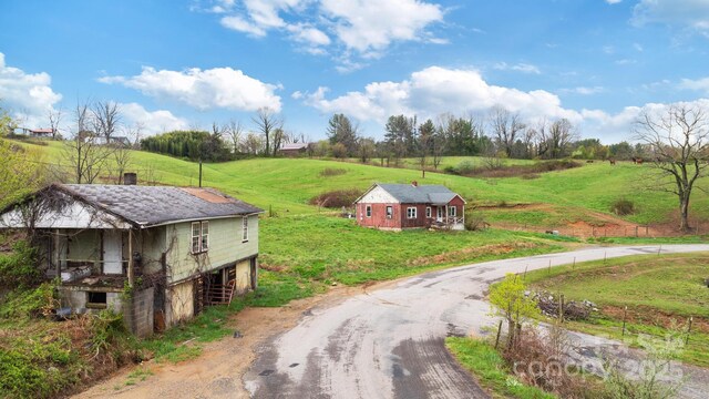 618 Beaverdam St, Canton, NC 28716