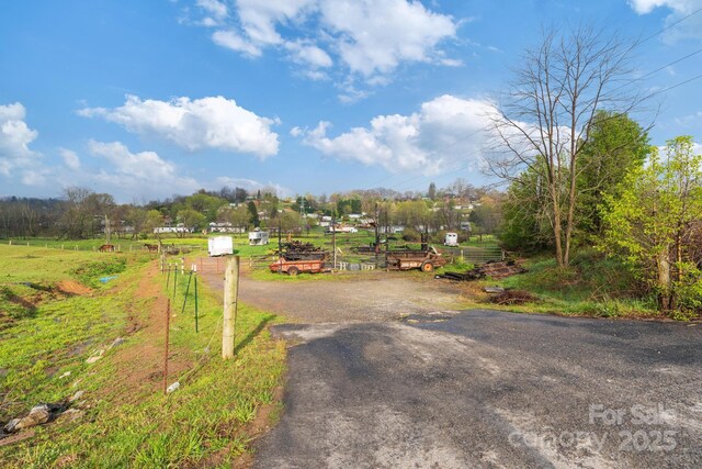 618 Beaverdam St, Canton, NC 28716