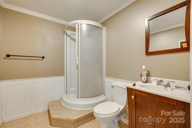 7122 Forest Ridge Rd, Matthews, NC 28104 - full bathroom with crown molding, wainscoting, vanity, toilet, and a shower stall