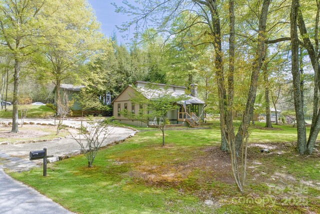22 Dalonigei Ct, Brevard, NC 28712 - view of front facade with a front yard