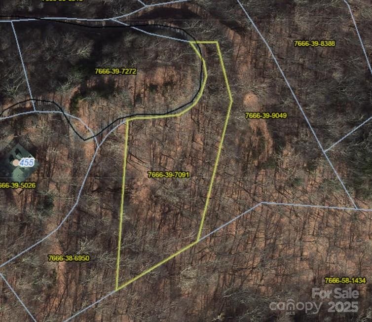9999 Clara Corn Dr, Maggie Valley, NC 28751