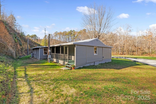 456 Newtown Rd, Rosman, NC 28772 - view of front facade featuring a front lawn