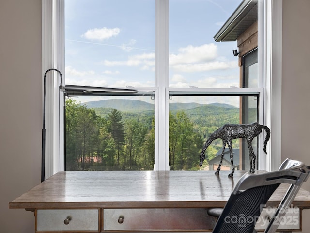 636 Crystal Heights Dr, Hendersonville, NC 28739 - dining space with a mountain view