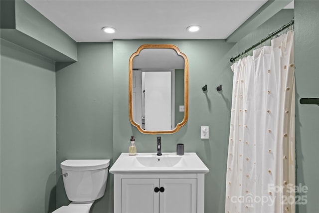 2418 Ainsdale Rd, Charlotte, NC 28226 - full bath with vanity, toilet, and a shower with shower curtain